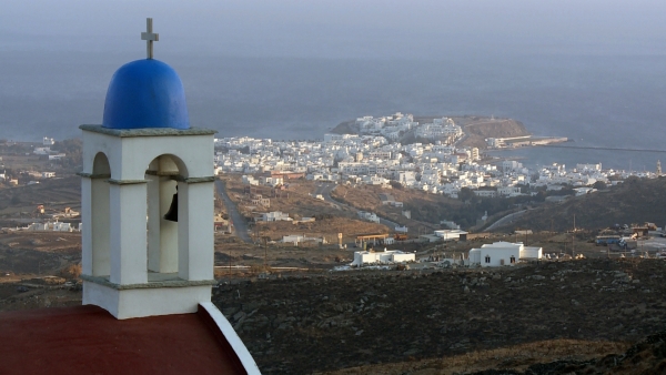 ΕΡΕΥΝΩΝΤΑΣ ΤΟ ΠΑΡΕΛΘΟΝ: ΤΗΝΟΣ, ΤΟ ΝΗΣΙ ΤΩΝ ΘΕΩΝ