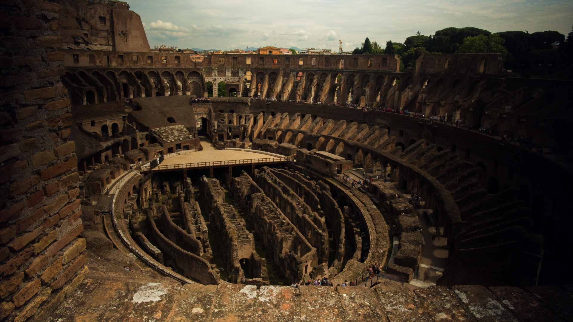 THE SECRETS OF THE COLOSSEUM