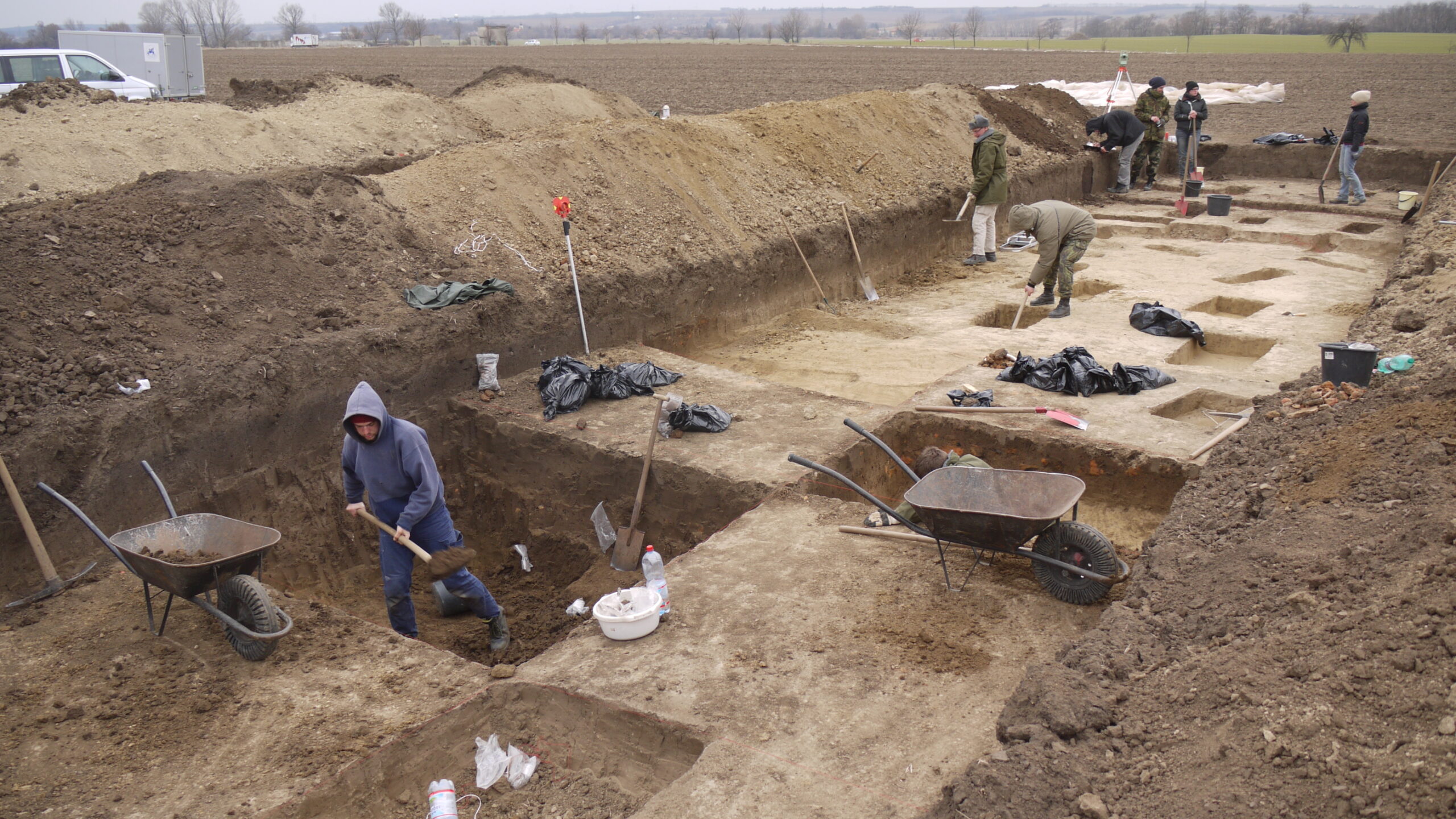 BRONZE AGE: THE DISCOVERY OF THE PREHISTORIC SETTLEMENT